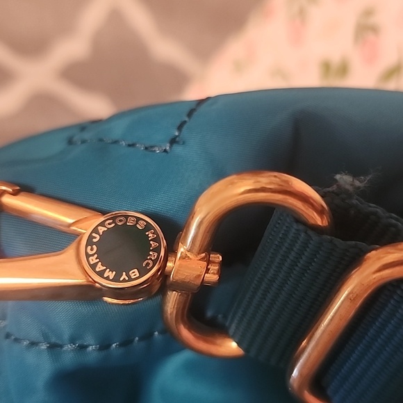 Stylish Teal Marc Jacobs Quilted Designer Women's Bag - Picture 4 of 9